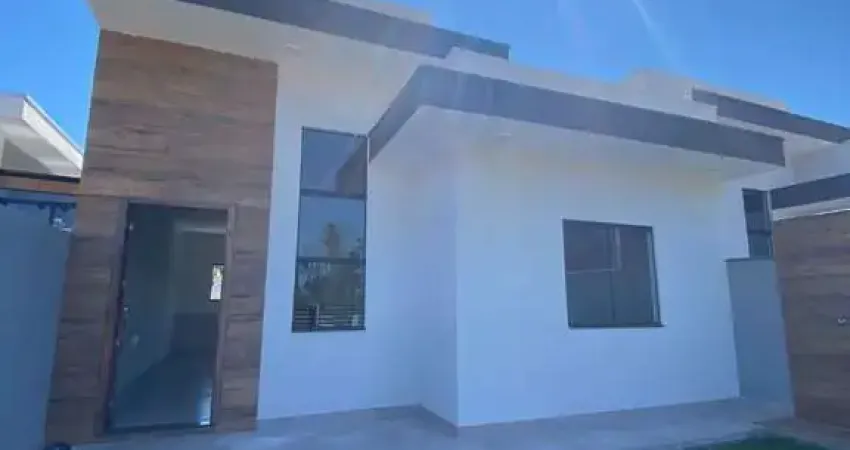 Casa face leste com pé direito alto à venda por R$ 325.000 - Volta Ao Mundo I -