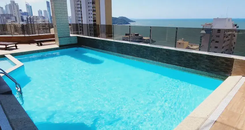 Apartamento na quadra do mar a 90 metros da praia central de bc, possui 3 quartos, prédio com lazer completo no rooftop