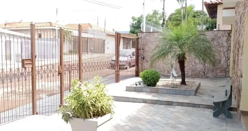 Casa para Venda em Jaboticabal, Sorocabano, 3 dormitórios, 1 suíte, 3 banheiros, 6 vagas