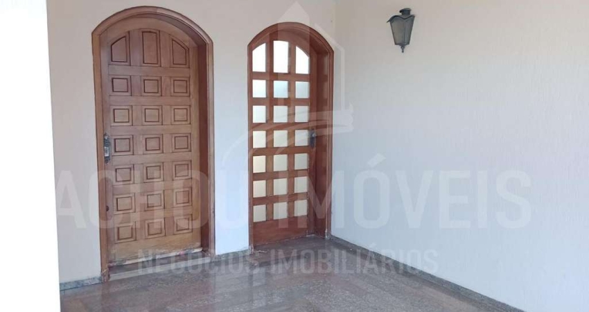 Casa com 3 quartos à venda na Avenida Pintos, Centro, Jaboticabal