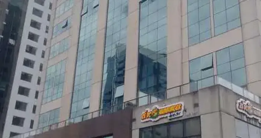 Casa comercial à venda no Alphaville, Barueri