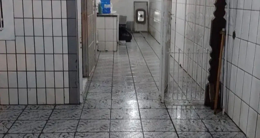 Casa térrea de 01 dormitório, Maracanã, Praia Grande