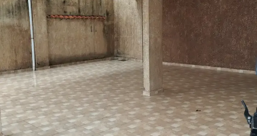 Casa de condomínio de 02 dormitórios, tude bastos em praia grande