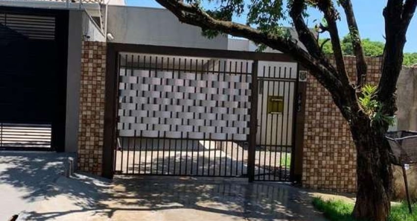 Casa em Conjunto Habitacional Requião  -  Maringá