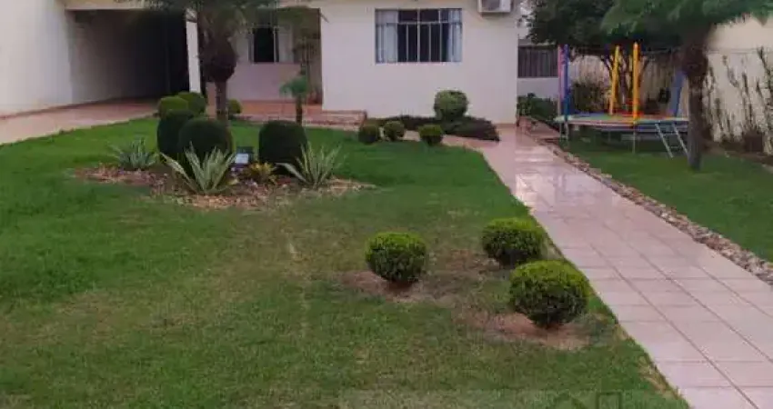 Casa com 3 quartos à venda no Centro, Cascavel 