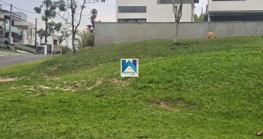 Imagine ter a oportunidade de investir em um terreno localizado em uma das regiões mais promissoras de mogi das cruzes, o residencial mosaico da serra. este lote de 300 m² está si