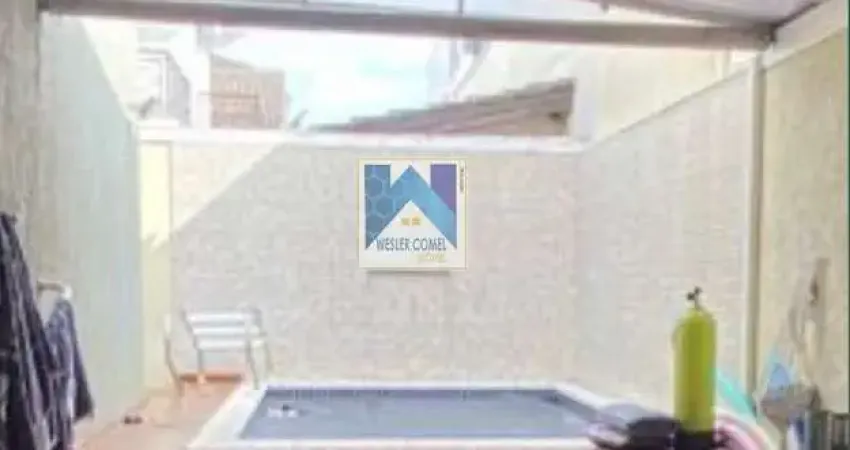 Esta linda casa em condomínio oferece um ambiente ideal para quem busca conforto, privacidade e uma vida tranquila. Com 3 quartos, sendo 1 suíte, o imóvel proporciona todo o espaço