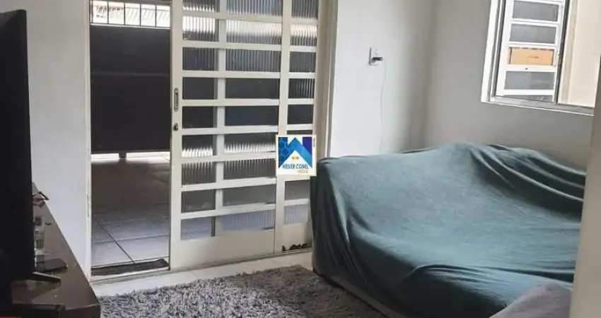 Esta casa, construída em um terreno de 6,50 x 20 metros, oferece um excelente aproveitamento de espaço e proporciona todo o conforto que você e sua família precisam. com três dormi