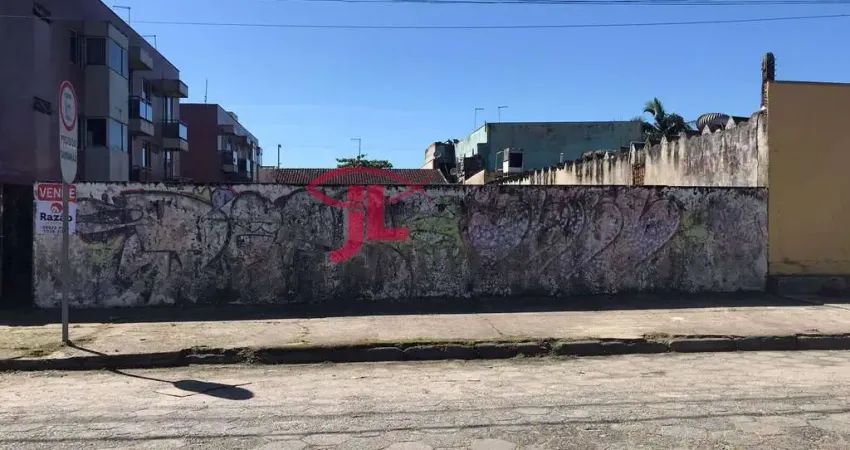 L186 terreno no centro de praia de leste: apenas uma quadra do mar!