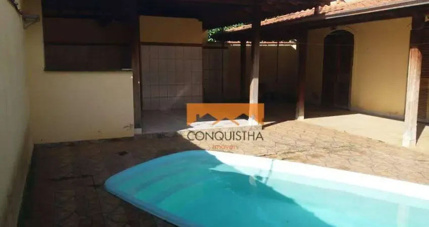 Casa com 3 dormitórios à venda, 192 m² por R$ 426.000,00 - Centro - Itobi/SP