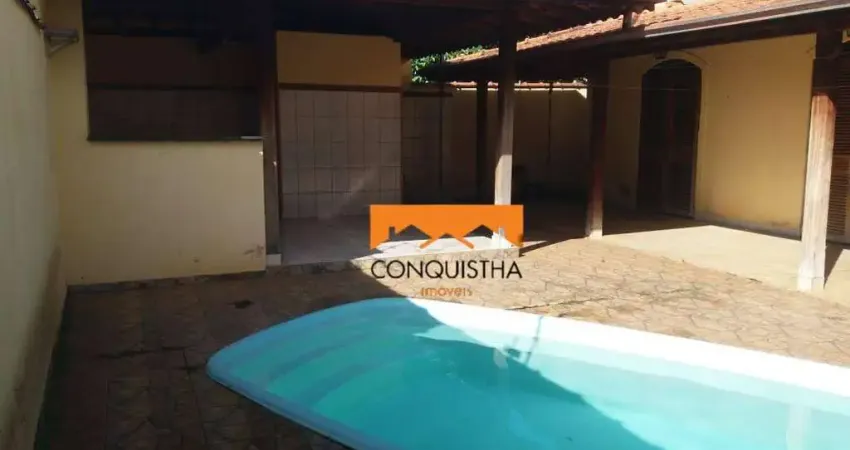 Casa com 3 dormitórios à venda, 192 m² por R$ 426.000,00 - Centro - Itobi/SP