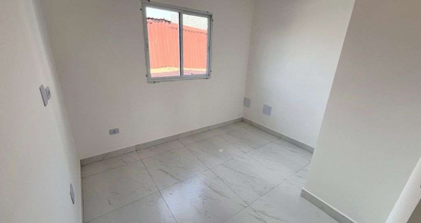 Casa de condomínio na Vila Tupi, 2 Dormitórios com Suíte! Sobreposta Alta!