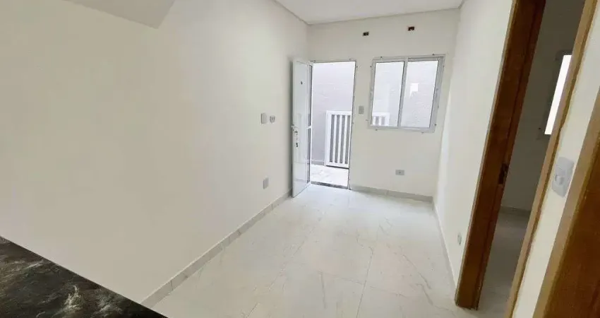 Casa de condomínio na Vila Tupi, 2 Dormitórios com Suíte! Casa Térrea!