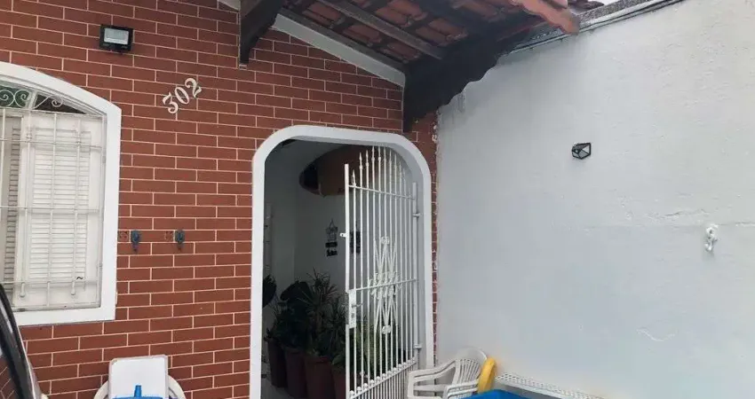 Casa à venda em Praia Grande, Balneário Maracanã a 150 mts da praia