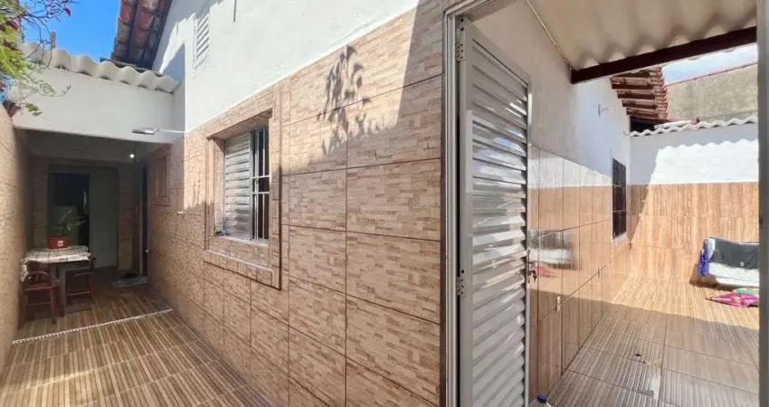 Casa 2 dormitórios com loja comercial no bairro Boqueirão