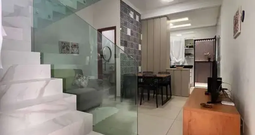 Casa Térrea em Condomínio, bairro Maracanã – A 300 Metros da Praia