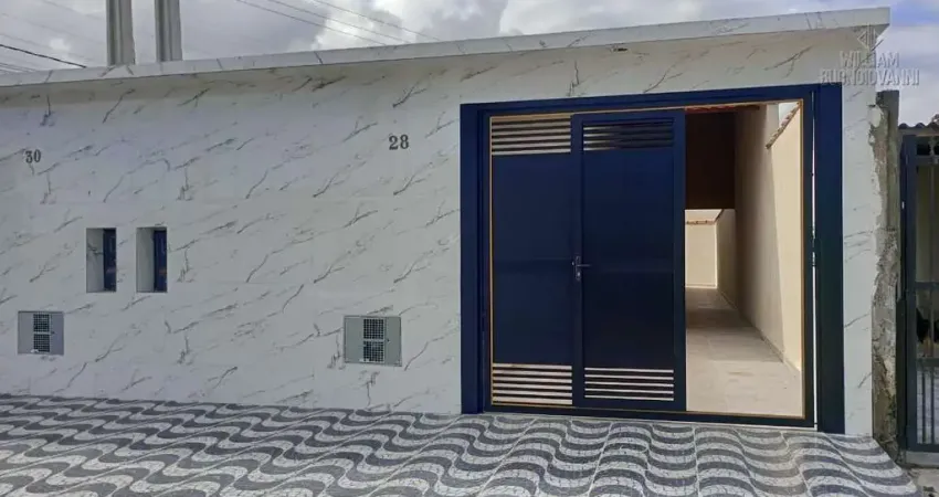 CASA DE ESQUINA COM PISCINA EM MONGAGUÁ LADO PRAIA !