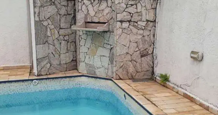 Casa Térrea Individual, 2 Quartos com Piscina Edícula com mais 2 suítes