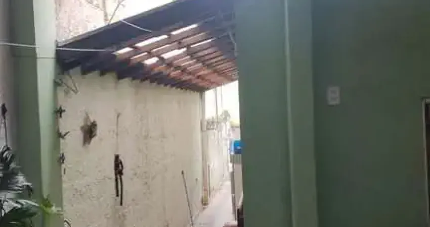 CASA Á VENDA NO MONTE CASTELO