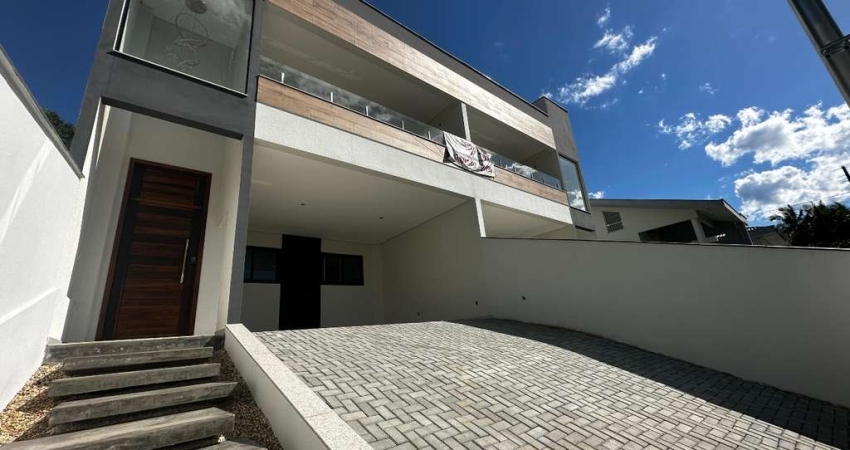 Casa com 4 quartos à venda na Rua Arvoredo, Barra do Rio Cerro, Jaraguá do Sul