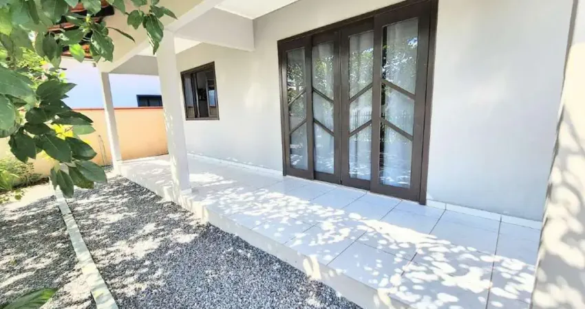 Casa à venda, 3 quartos, 1 suíte, 3 vagas, Barra do Rio Cerro - Jaraguá do Sul/SC