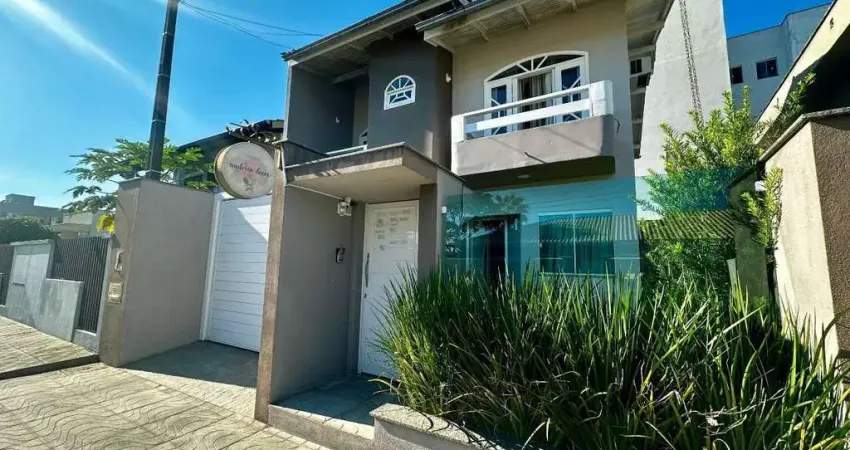 Casa à Venda em Jaraguá do Sul com 3 quartos sendo 1 suíte – Bairro Barra do Rio Cerro