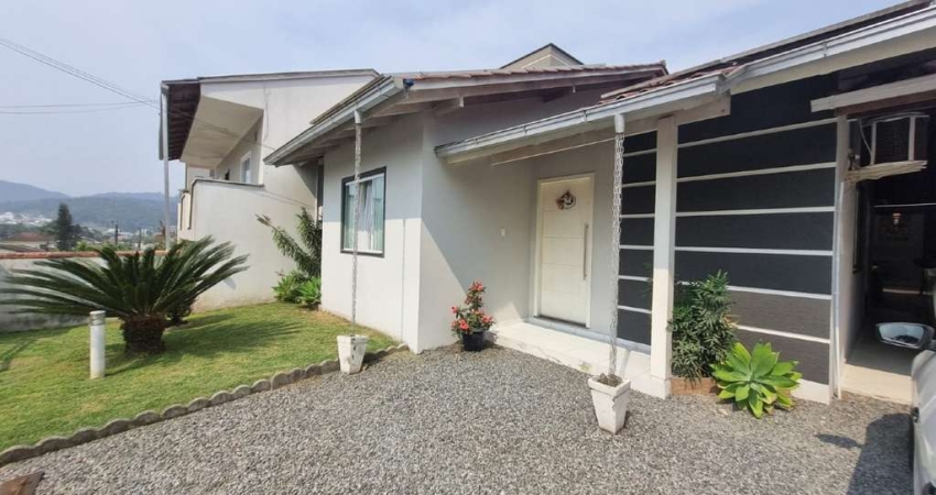 Casa com 3 quartos à venda na Rua Carlos Zemke, Rau, Jaraguá do Sul