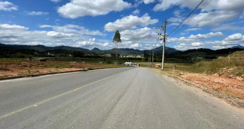 Terreno à Venda em Jaraguá do Sul, 318,12m² àrea total - Três Rios do Norte