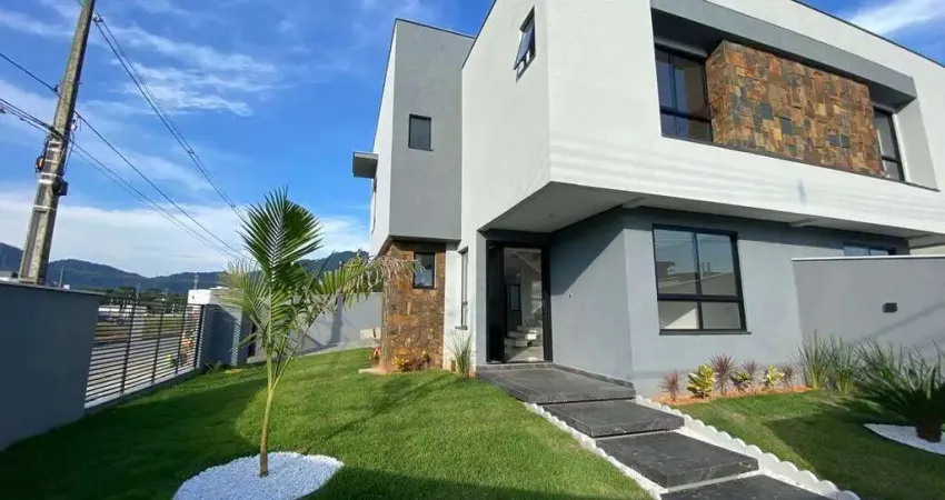 Sobrado Geminado à venda com 1 suite + 2 dormitórios no bairro Três Rios do Sul