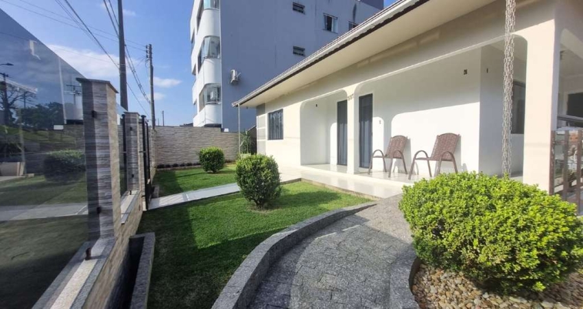 Casa com 4 quartos à venda na Henrique Nagel, 387, Água Verde, Jaraguá do Sul