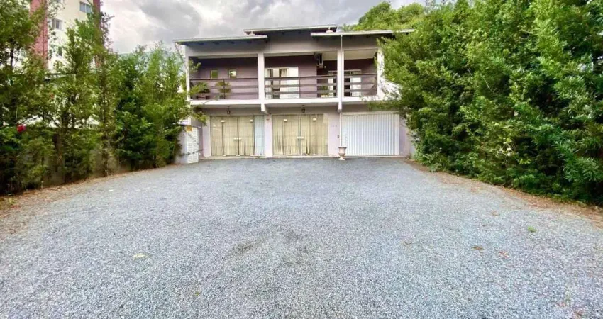 Casa à Venda em Jaraguá do Sul com 3 quartos sendo 1 suíte - Bairro Jaraguá Esquerdo