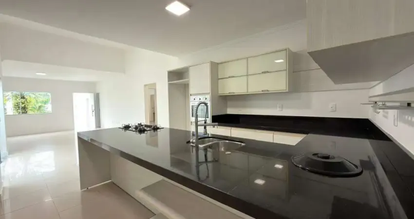 Casa à venda em jaraguá do sul (amizade) – 3 suítes, varanda gourmet, frente