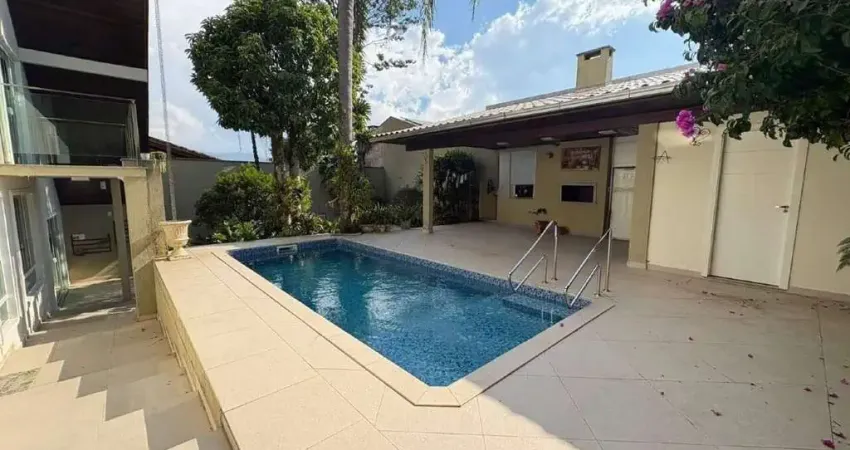 Casa residencial em Czerniewicz, Jaraguá do Sul – 4 quartos, mobiliada, piscina