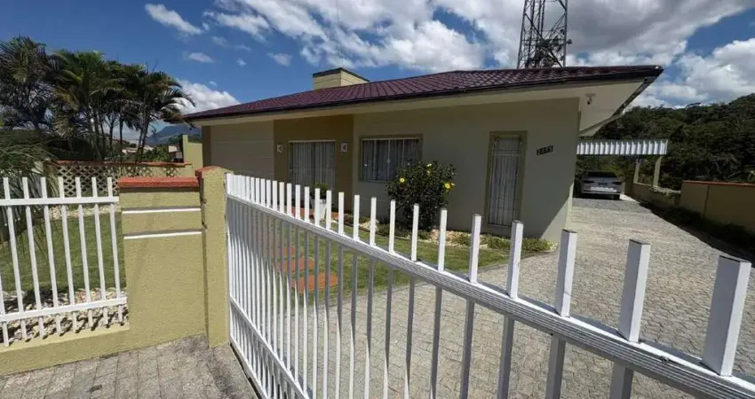Casa à venda em Jaraguá do Sul, Bairro Chico de Paulo — 3 quartos, 1 suíte, 3 vagas