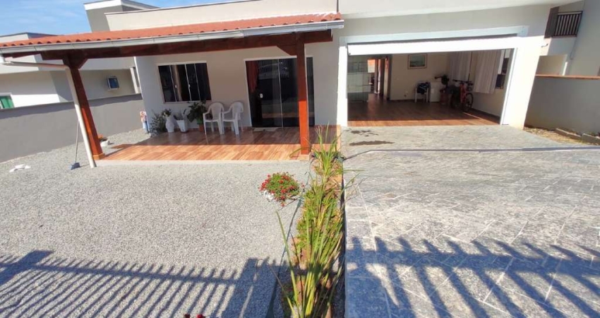 Casa com 3 quartos à venda na Rua Olímpio Junkes, Ilha da Figueira, Jaraguá do Sul