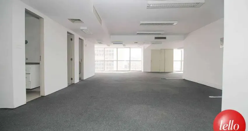 Sala comercial com 8 salas para alugar na Rua Líbero Badaró, --, Centro, São Paulo