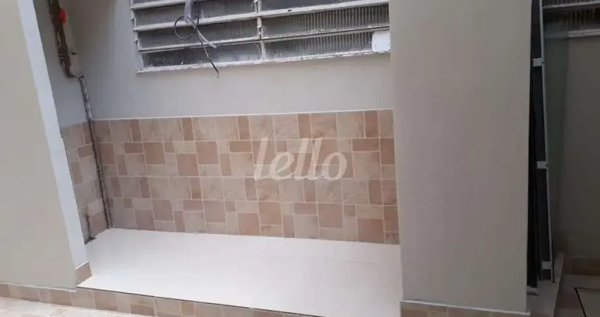 Casa comercial com 2 salas para alugar na Rua do Acre, --, Vila Bertioga, São Paulo