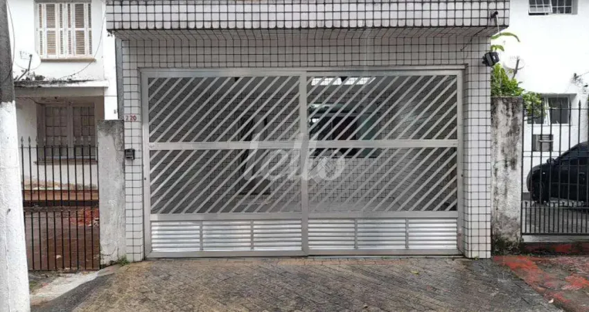 Casa com 2 quartos para alugar na Rua Sara Bernhard, --, Vila Cláudia, São Paulo