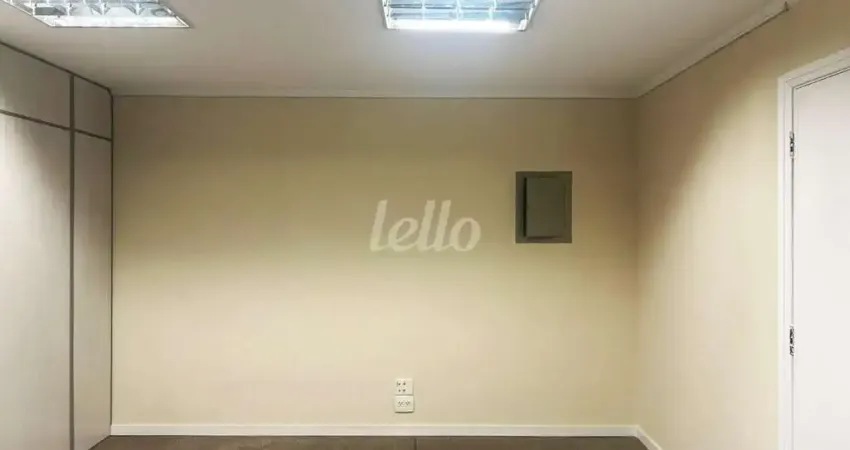 Sala comercial com 1 sala para alugar na Praça Doutor João Mendes, --, Centro, São Paulo