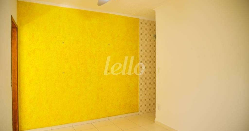 Casa comercial com 4 salas para alugar na Rua José de Azevedo Marques, --, Vila São Domingos, São Paulo