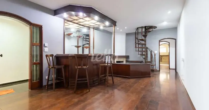 Casa com 4 quartos para alugar na Rua Doutor Luís Lustosa da Silva, --, Santana, São Paulo