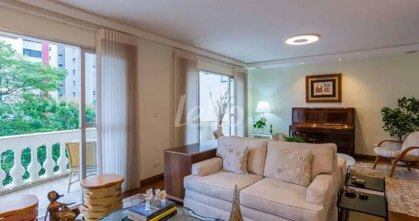 Apartamento com 3 quartos para alugar na Alameda Fernão Cardim, --, Jardim Paulista, São Paulo