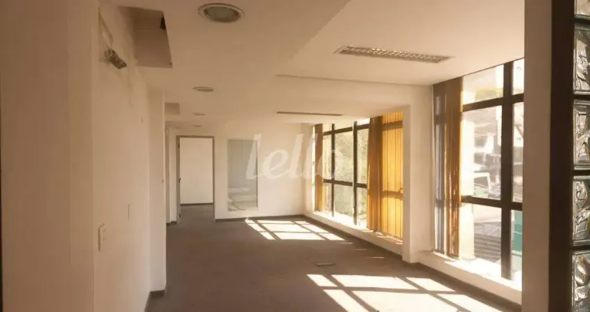 Sala comercial com 8 salas para alugar na Rua Heitor Penteado, --, Sumarezinho, São Paulo