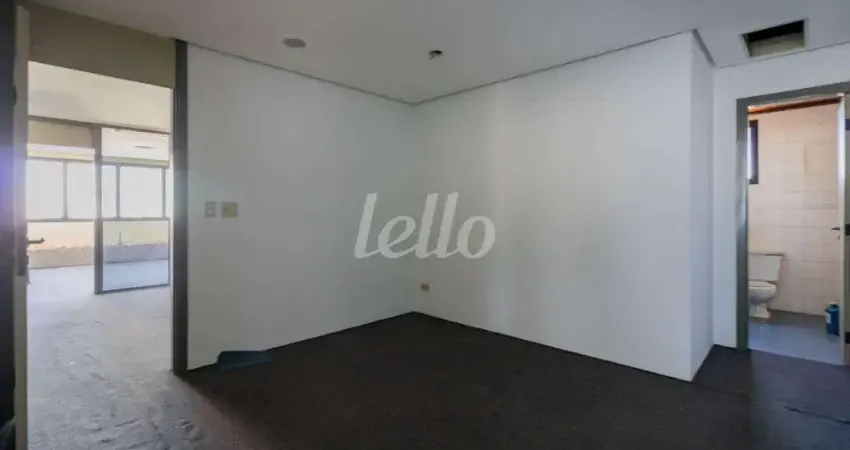 Sala comercial com 6 salas para alugar na Rua Cunha Gago, --, Pinheiros, São Paulo
