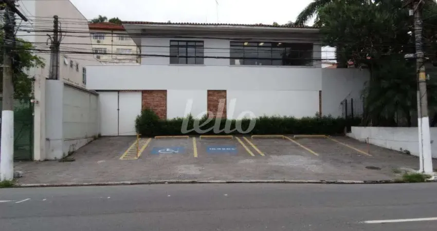 Casa comercial com 15 salas para alugar na Avenida Arnolfo Azevedo, --, Pacaembu, São Paulo