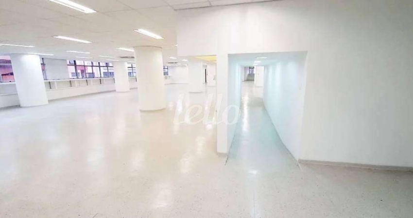 Sala comercial com 5 salas para alugar na Rua Pedro Américo, --, República, São Paulo