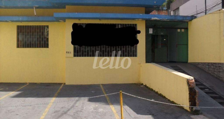 Casa comercial com 9 salas para alugar na Rua das Figueiras, --, Jardim, Santo André