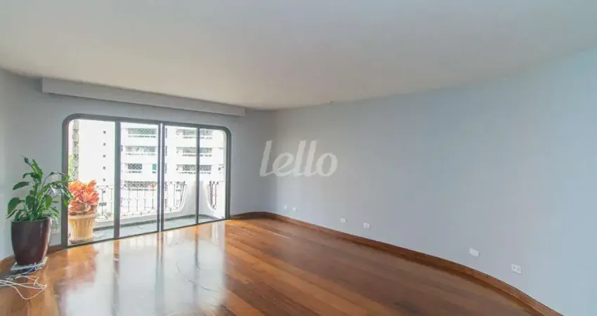 Apartamento com 3 quartos para alugar na Alameda dos Aicás, --, Indianópolis, São Paulo