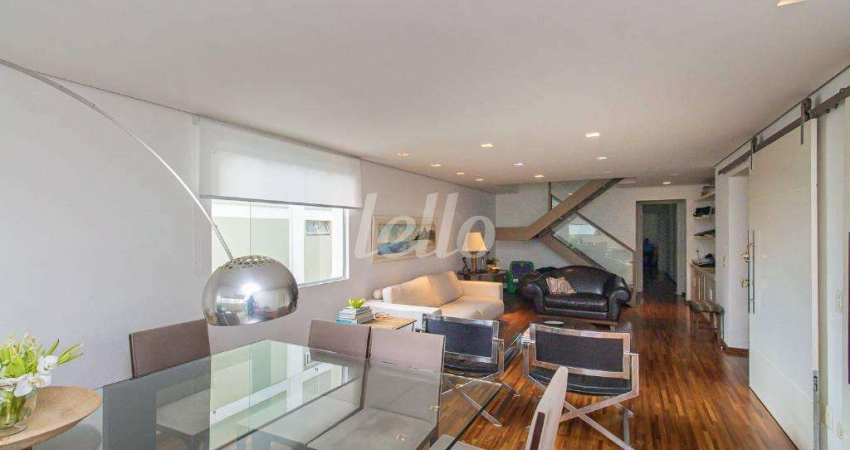 Apartamento com 3 quartos para alugar na Rua Antônio Felício, --, Itaim Bibi, São Paulo