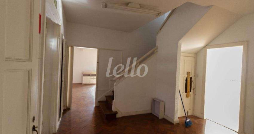 Casa comercial com 9 salas para alugar na Rua Itaguaba, --, Santa Cecília, São Paulo